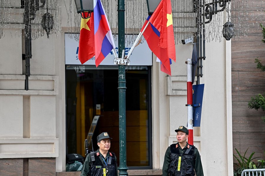 путін у в'єтнамі, путін у північній кореї, путін у кндр, путін і ким чен ин, відносини росії та північної кореї, відносини росії та в'єтнаму, відношення до путіна в азії, путін в азії, як до путіна ставляться в азії