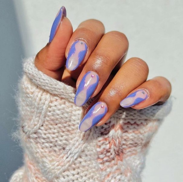 модный маникюр эйфория, модный маникюр, сериал эйфория, алекса деми, мэдди перес, маникюр песочные часы, тренды маникюра 2022