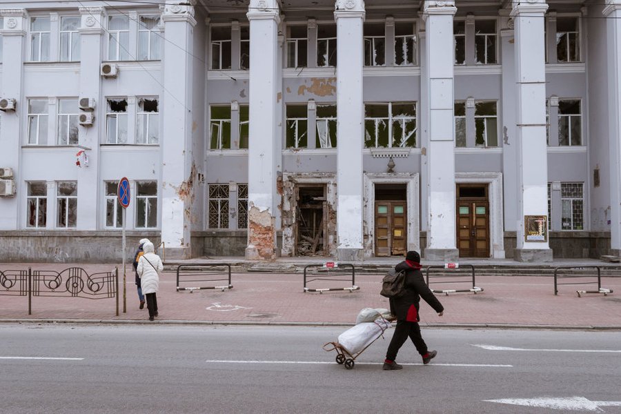 восстановление чернигова, чернигов после обстрелов, чернигов без воды, чернигов без света, чернигов гуманитарная катастрофа, чернигов, обстрелы чернигова, блокада чернигова, волонтеры в чернигове,
