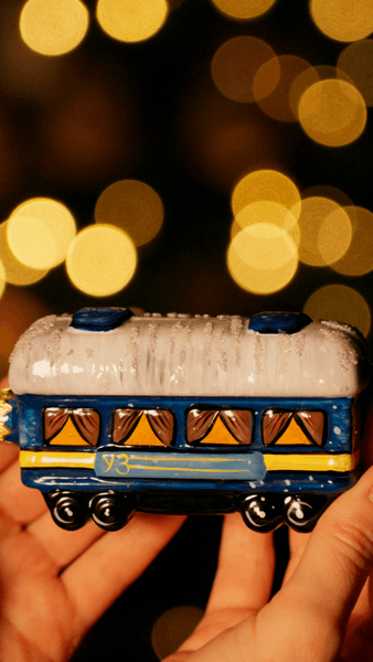 Ялинкові прикраси з історією: як бренд "Різдвяні історії" формує культуру автентичного  святкового декору