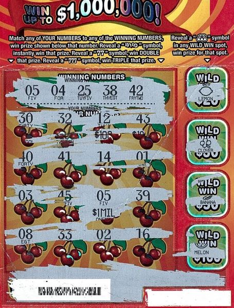 Женщина выиграла в лотерею один миллион долларов, счастливый случай в магазине, случайность, приколы, интересности