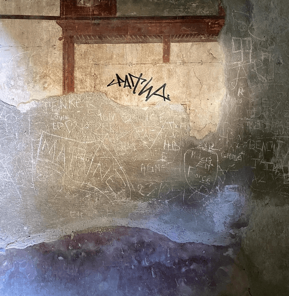 Геркуланум, древнеримский город, древнее здание, пережил извержение вулкана, Везувий, туристы, арестовали туриста, наследие UNESCO