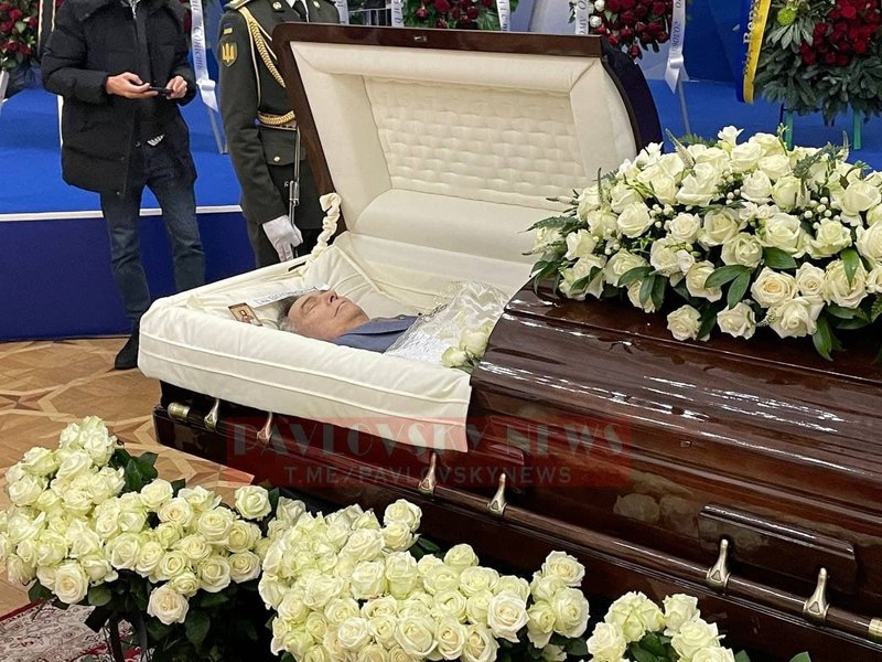 В Киеве проходит церемония прощания с Александром Омельченко