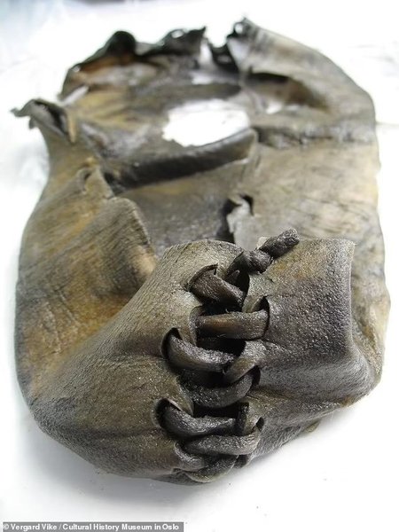 черевик, білий фон, фото