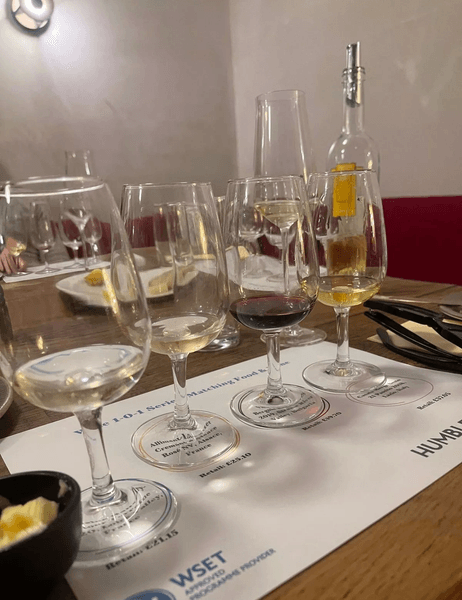 Вино, вечеря, ресторан, сомельє поділився секретами, вино, як правильно пити вино, як обрати вино, як вибрати вино, як вибрати напій, їжа чи вино