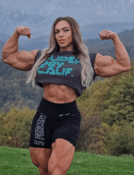 Наталия Кузнецова, бодибилдерша, спортсменка, амазонка-воительница, огромные мышцы, сильная девушка, необычная внешность