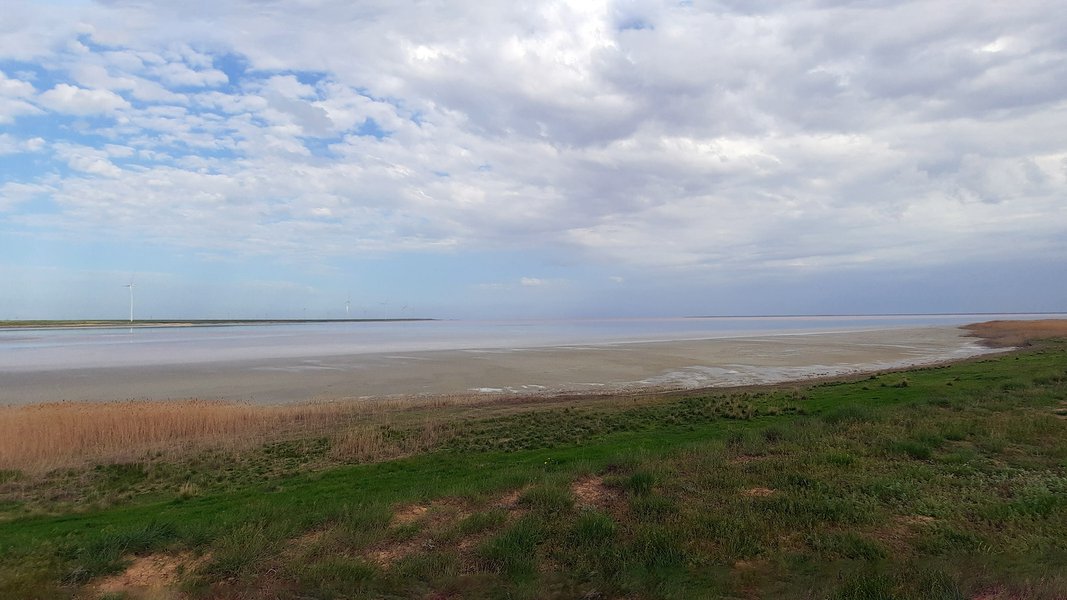 Лемурийское озеро - панорама берега