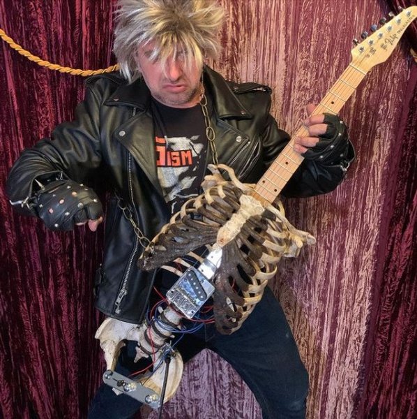 гитара, дядя, скелет