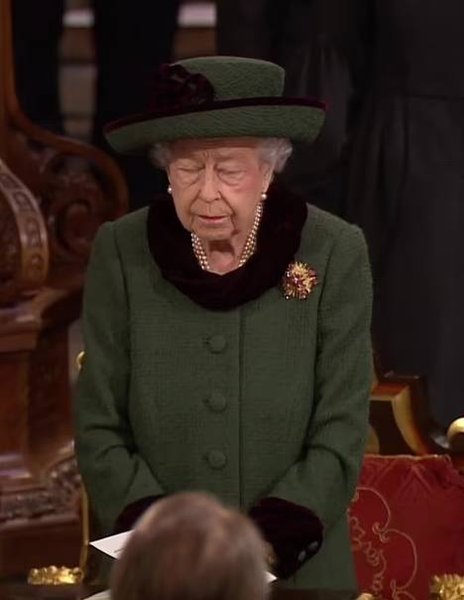 Королева Елизавета II слезы расплакалась служба Филипп