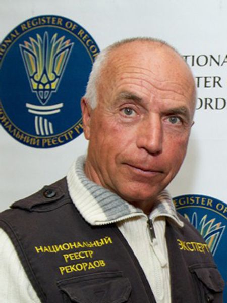 

Валентин Щербачев: "Может быть, еще наших ребят расслабили шикарные сборы, которые были в Италии. Они отдохнули, но не настроились на борьбу"
