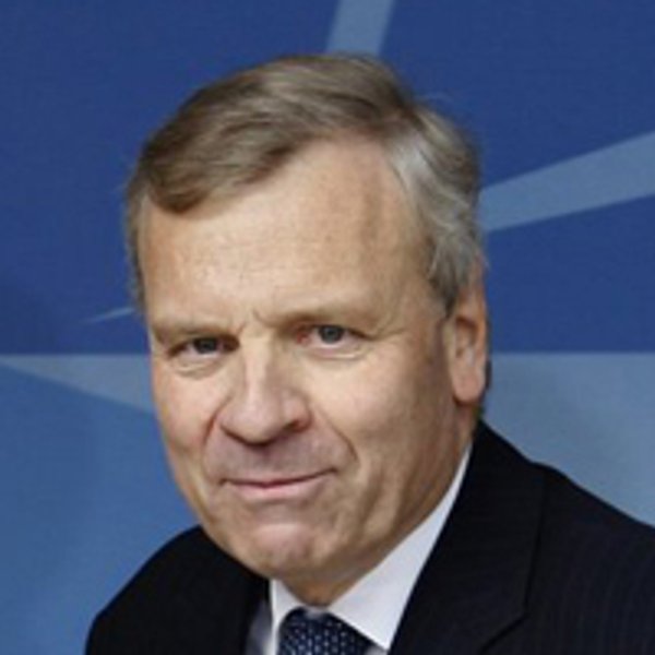 
Яап де Хооп Схеффер
экс-генсек НАТО
