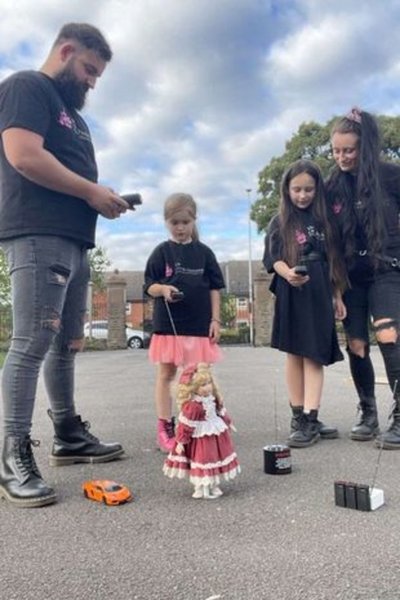 Семейка Адамс, странная семья, семья с Англии, родетили с детьми, хоррор, кукла, игрушка,