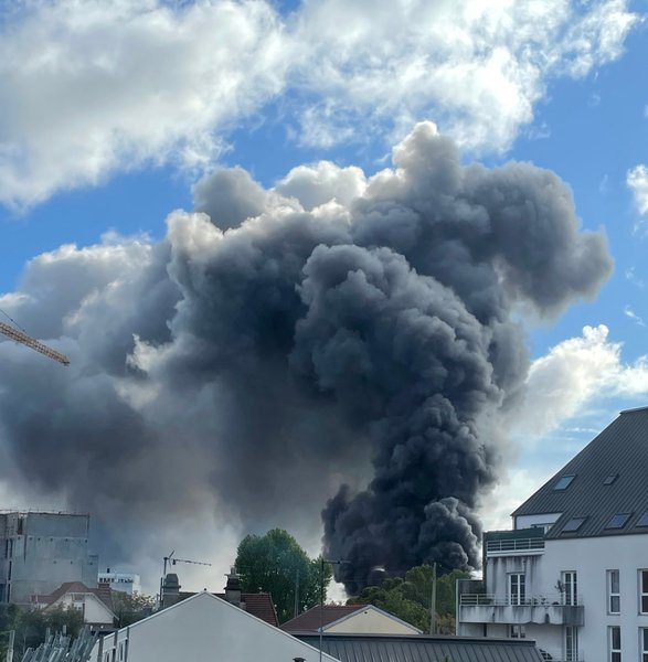 франция, пожар, завод, париж