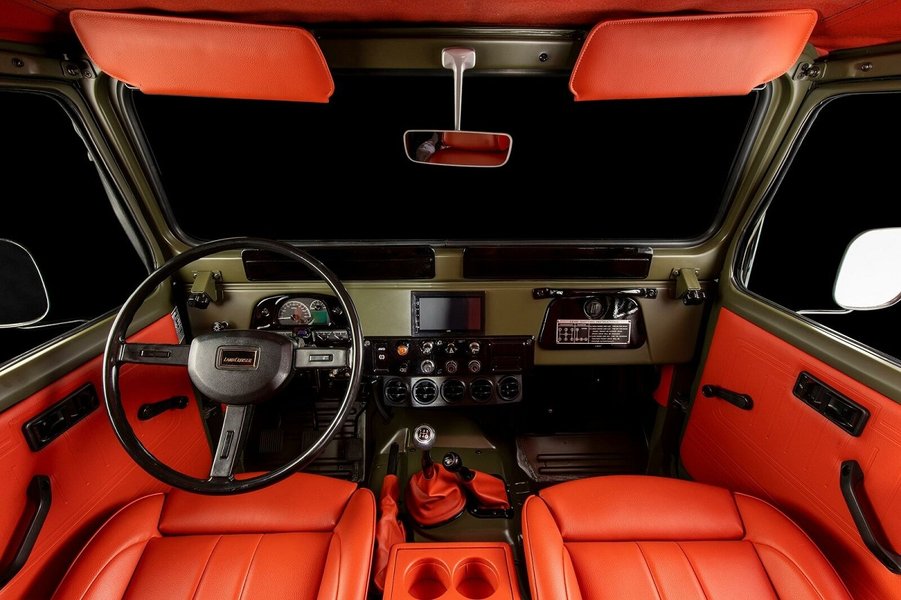 Интерьер Toyota Land Cruiser (FJ40), салон Toyota Land Cruiser (FJ40)