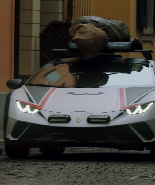 Lamborghini Huracan Sterrato, Lamborghini Huracan, новый Lamborghini Huracan Sterrato, авто Санта-Клауса, Санта-Клаус