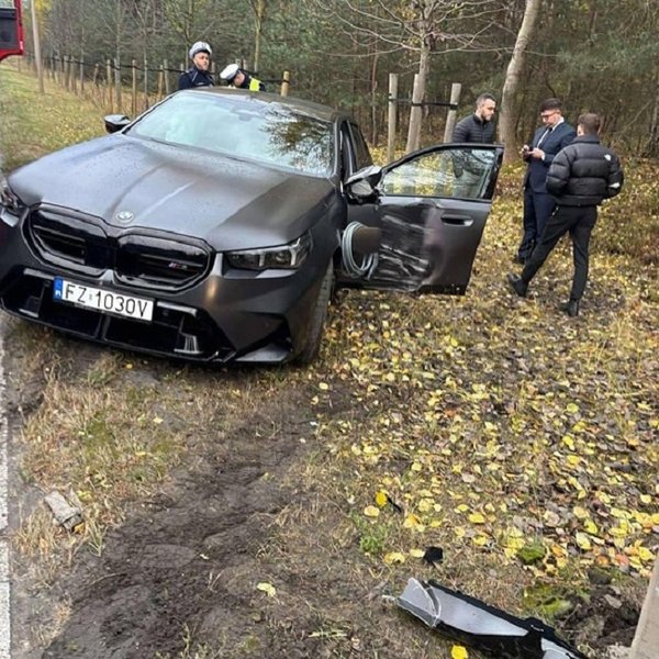 дтп бмв м5, BMW M5 G60, BMW M5, новый BMW M5, BMW M5 2024