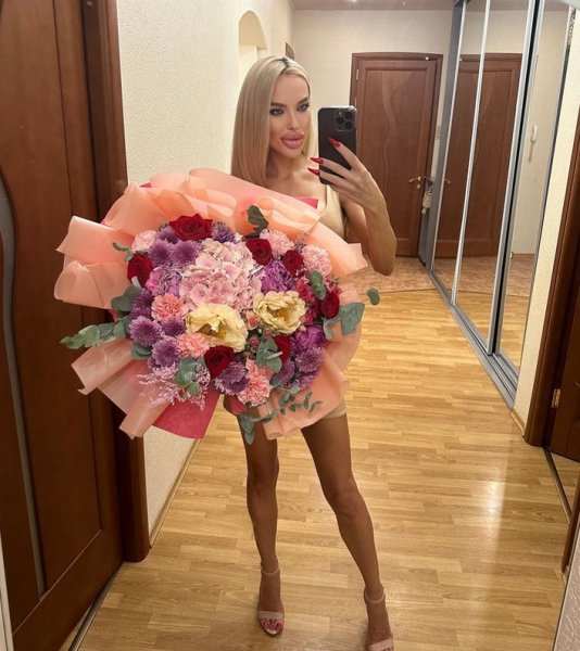 Аліна Андрієвська Аліна Андрієвська, букет квітів