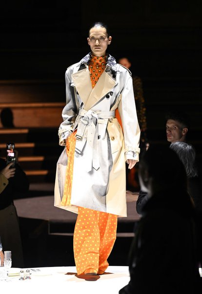 Показ Burberry осень-зима 2023 фото