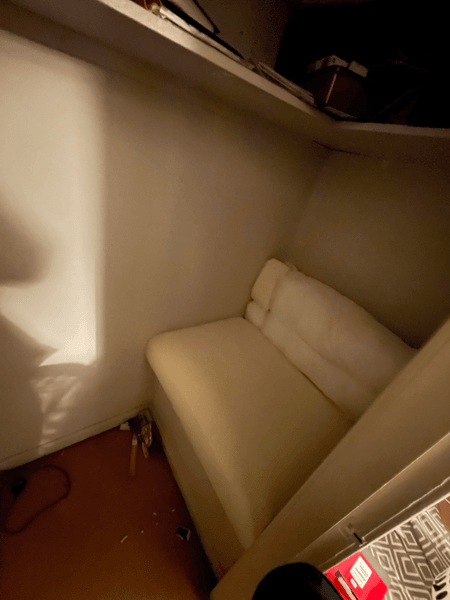 Ігрова кімната, комора, комірчина, комора під сходами, простір під сходами, ремонт, ігрова консоль, барліг