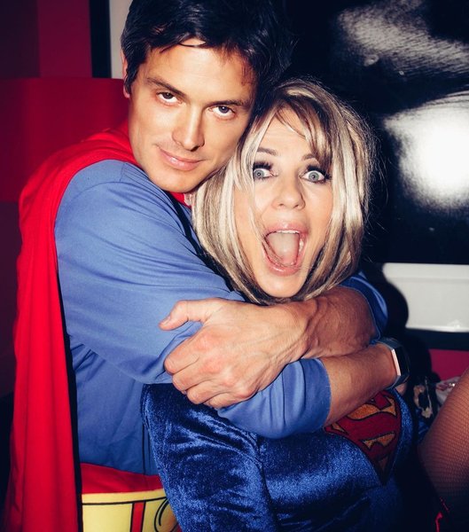 Элизабет Херли, бойфренд, супермен, новый год, супергерл