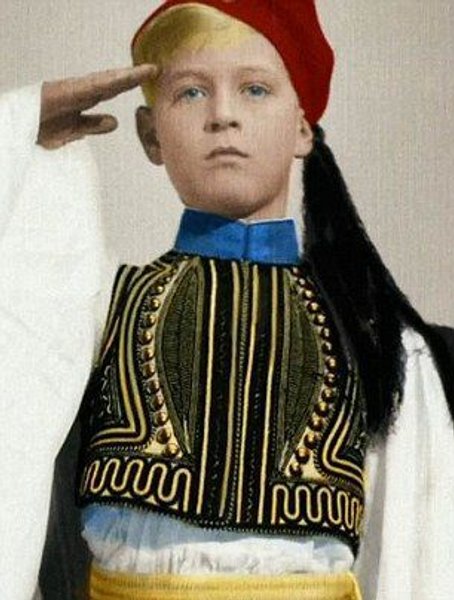 Принц Филипп в детстве, ретро фото, муж королевы Елизаветы, британская монархия