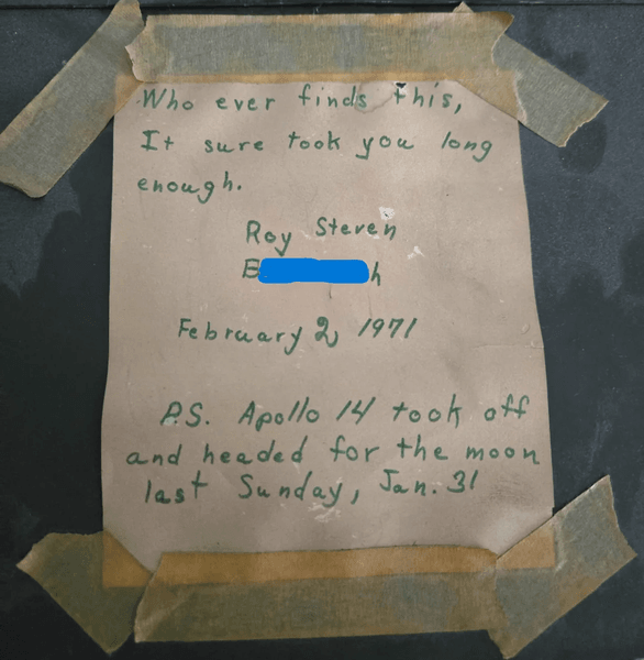 Мужчина нашел рукописную записку в вентиляции старого дома