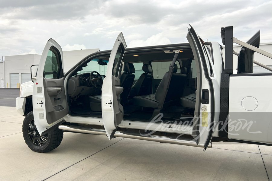 Автомобиль стал шестидверным