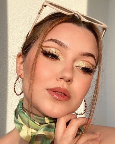 золотые тени, тренды макияжа, модный макияж, модные тренды, зимний макияж
