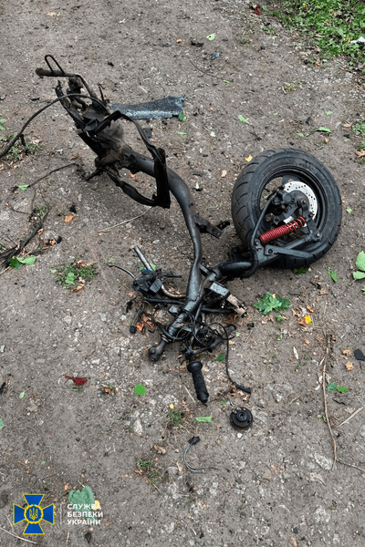 Скутер після вибуху в Харкові