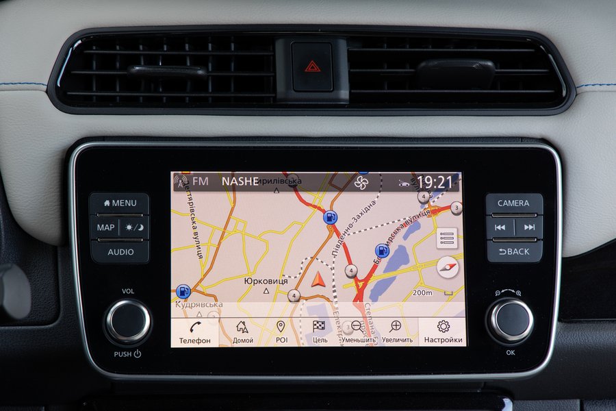 Також є штатна навігація | Фото: Сергій Мамин/"Ніссан Україна"