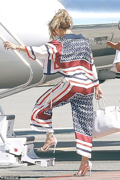 Дженнифер Лопес, сен-тропе, яхта