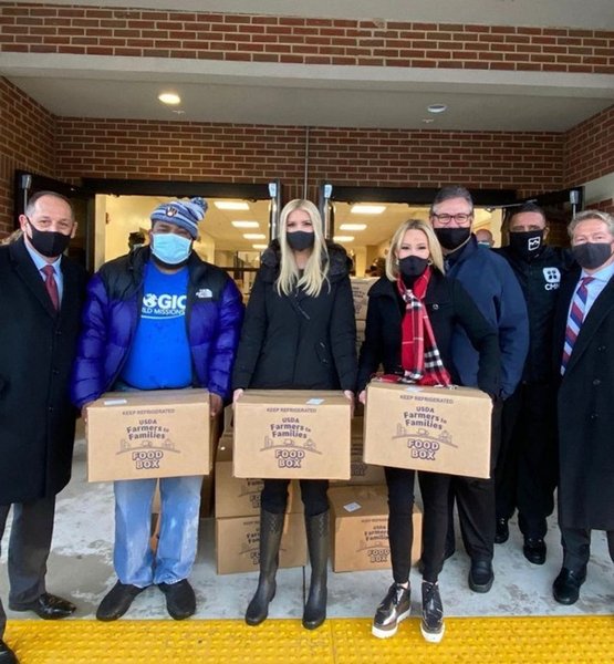 США, Иванка Трамп, доставка еды, одежда, фермеры, Вирджиния