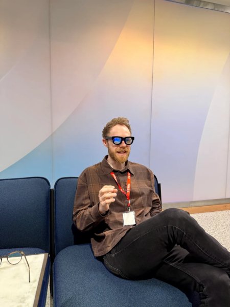 Шон Кіч у голографічних окулярах Orion Meta