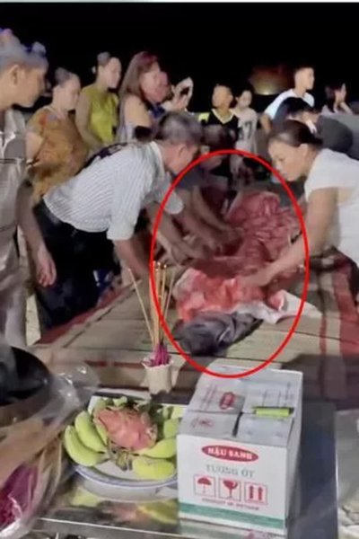 Рыба-весло, огромная рыба, Сельдяной король, предвестник стихийных бедствий, рыба-землетрясение, выбросило на берег,