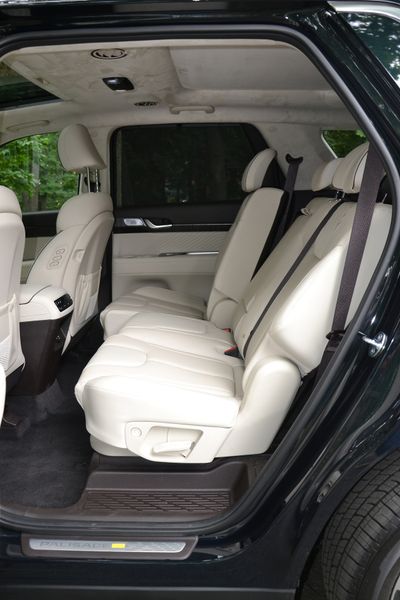 задние сиденья Hyundai Palisade, Hyundai Palisade 2023, Hyundai Palisade, новый Hyundai Palisade, кроссовер Hyundai