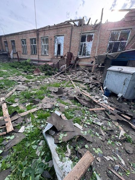 Удар ЗС РФ по будівлі Конотопського міського краєзнавчого музею імені О.М. Лазаревського.