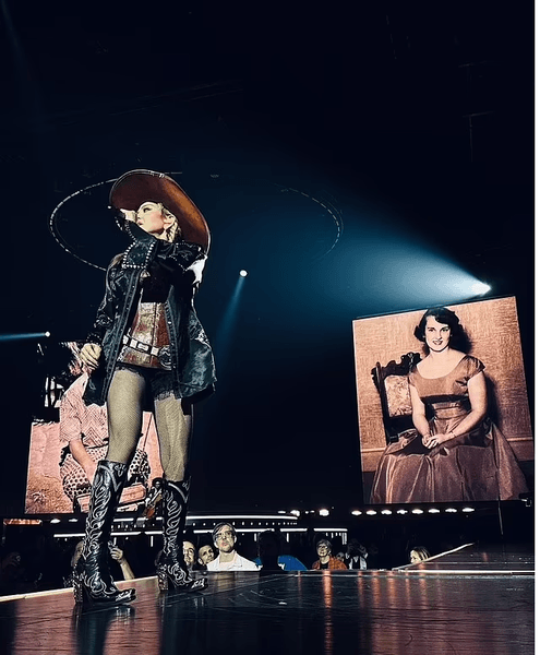 мадонна мама