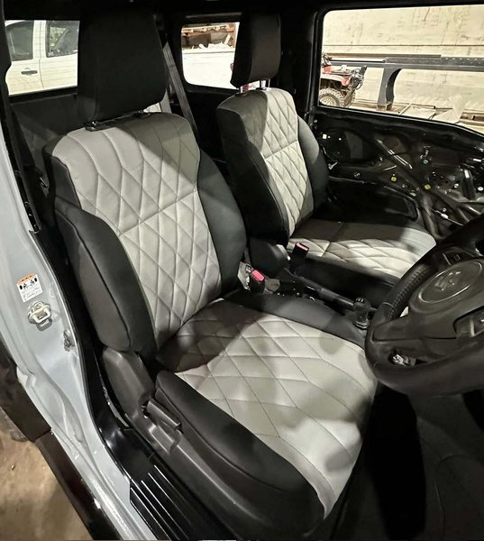 салон Suzuki Jimny, Suzuki Jimny, тюнинг Suzuki Jimny, Suzuki Jimny 2019, шестиколесный пикап