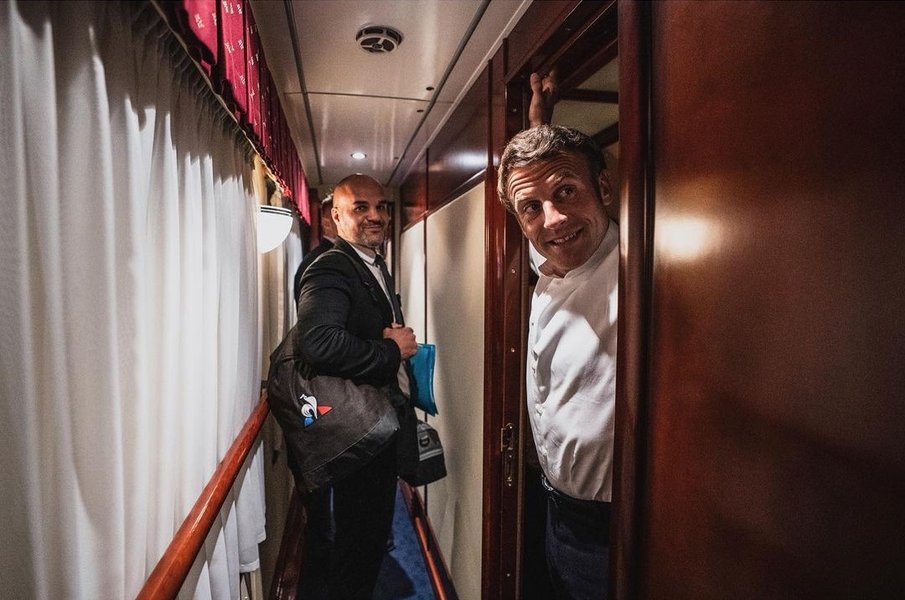 макрон в украине, эмманюэль макрон, поезд, украина
