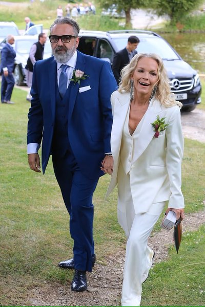 Руперт Мердок, Элизабет Мердок