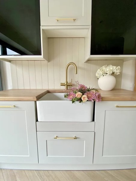 История с домом — как выглядит кухня