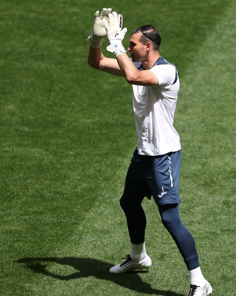 Воротар збірної на розминці