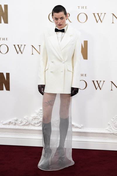 эмма коррин, корона