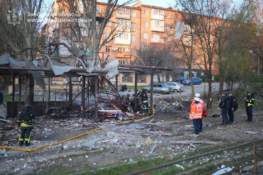 Последствия российской атаки на Запорожье 15 апреля