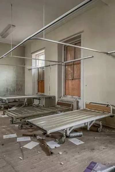 Покинута лікарня в Шотландії, стара лікарня, усередині покинутої лікарні, стара будівля, покинута будівля, моторошна будівля,