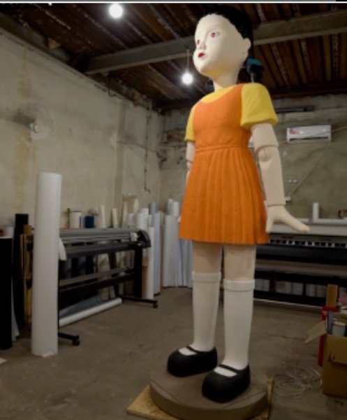 игра в кальмара, Донецк, статуя куклы