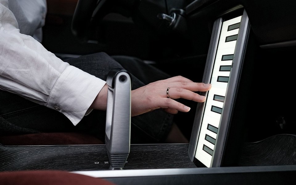 Графіка дисплея імітує клавіші піаніно