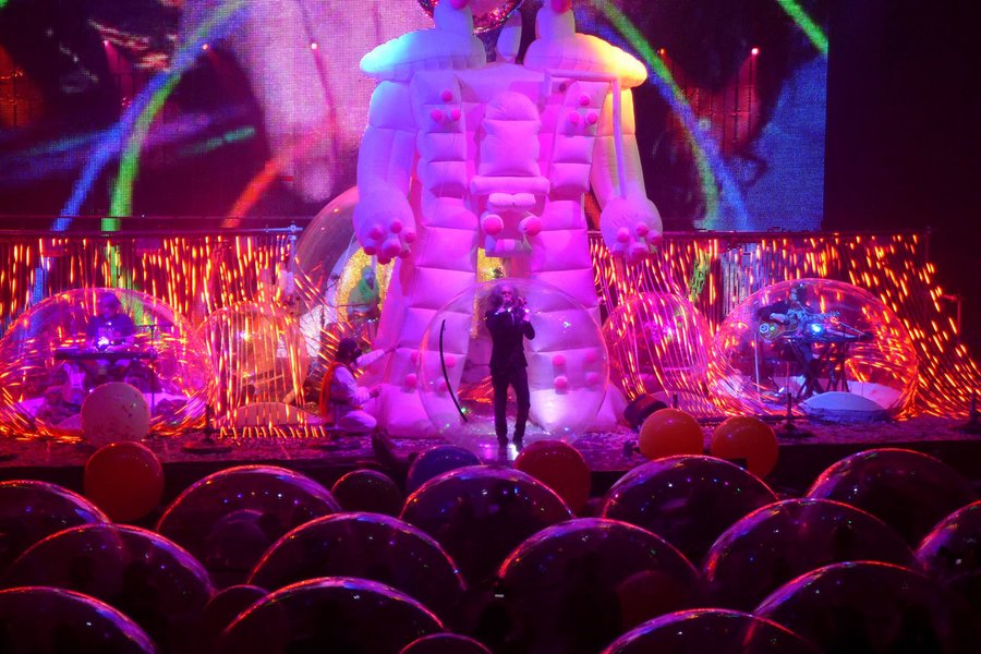 Flaming Lips, рок-концерт, пузыри, сферы, карантин