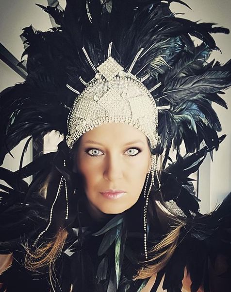 Сандра Николь Мартинес годами выдавала себя за императрицу, монархи, элита общества, самозванка