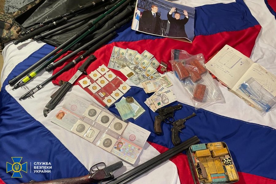 Подробиці обшуків у брата Олега Царьова.